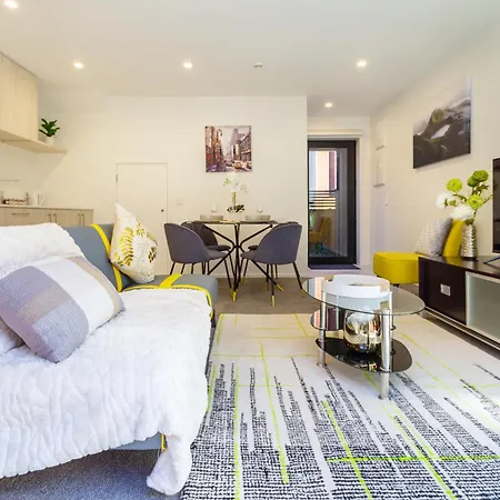 Central Escape On Cashel Street 2 Bed 2 Bath